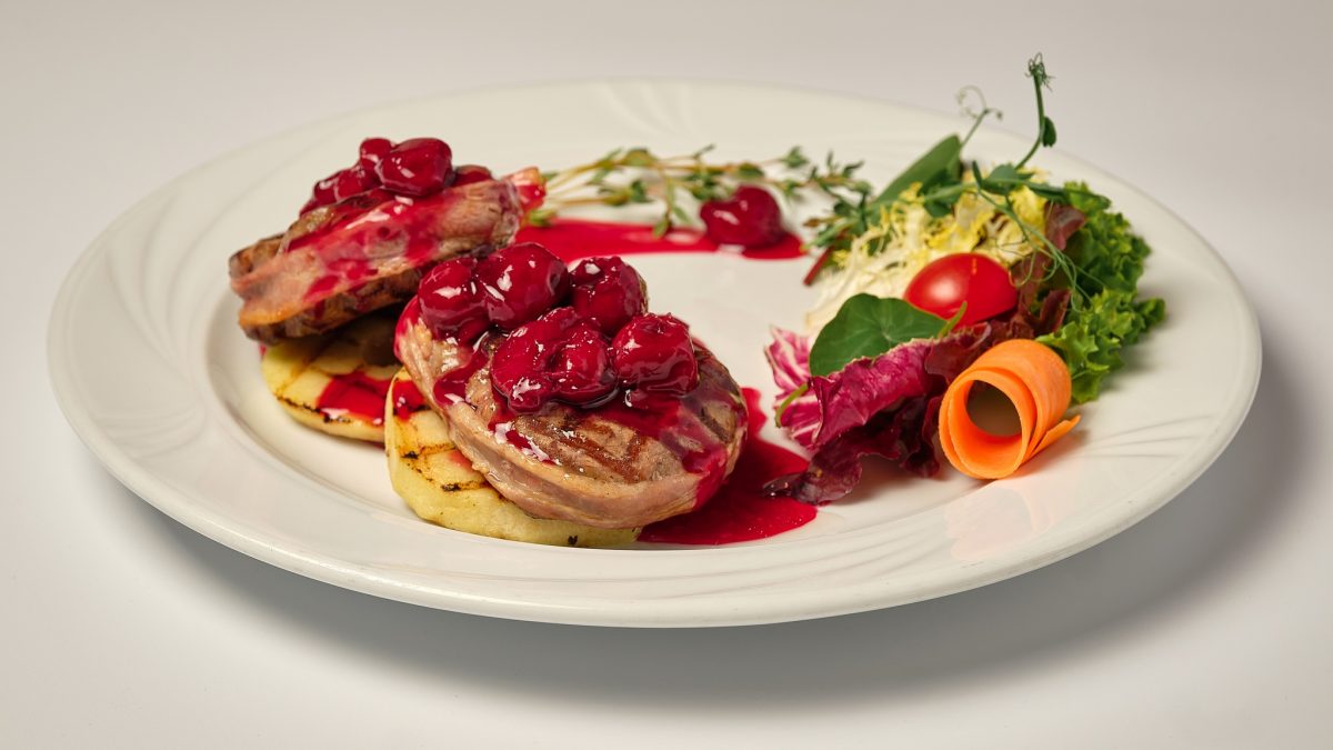 Уж венеція medalony z vyshnevym Медальйони під вишневим соусом 150/75г